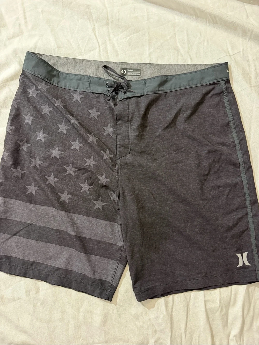 Hurley Men's Gray & Black American Flag Board Shorts